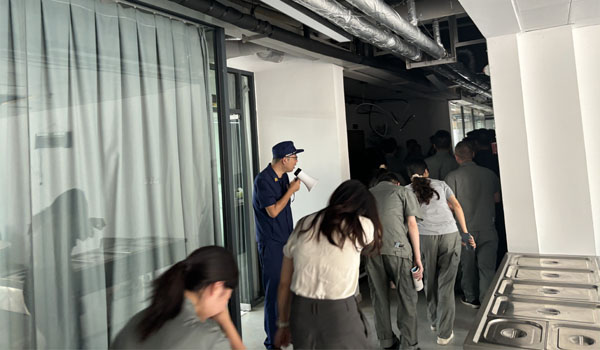 工作简报2.jpg